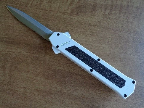 DIRECT KNIFE SALES 46 DIRECT KNIFE SALES -DIRECT KNIFE SALES AKC F 16 White Grip DA OTF Automatic Knife Satin Dagger.600