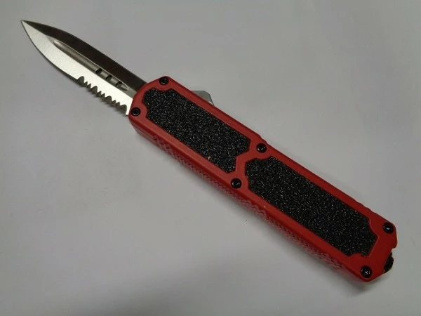 Titan Red D/A OTF Automatic Knife Satin Dagger Serrated 3 Titan Red D/A OTF Automatic Knife Satin Dagger Serrated